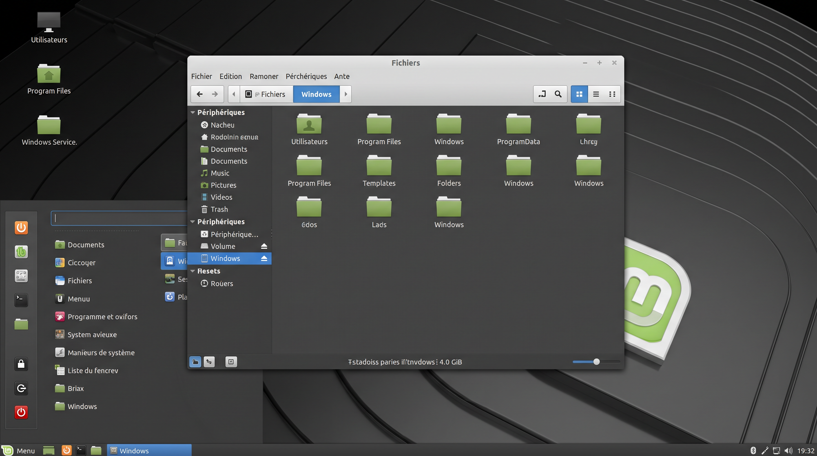 Capture d'écran du gestionnaire de fichiers Linux Mint avec le disque Windows visible dans le panneau latéral.